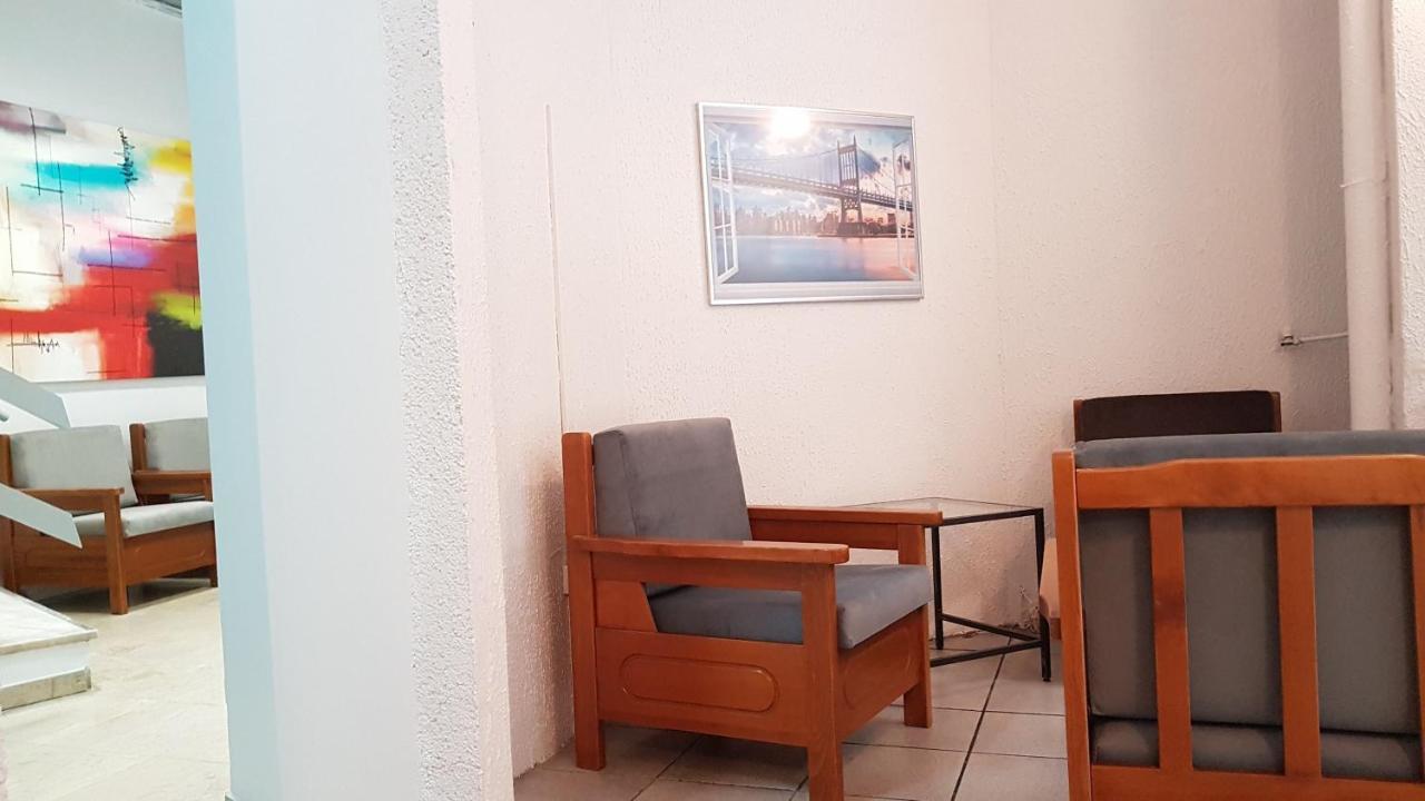 Palette Apartment Chocolate - Athens Center, 6 Bd, 3 Bath Bagian luar foto