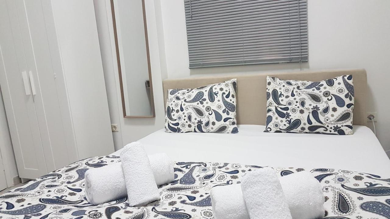 Palette Apartment Chocolate - Athens Center, 6 Bd, 3 Bath Bagian luar foto