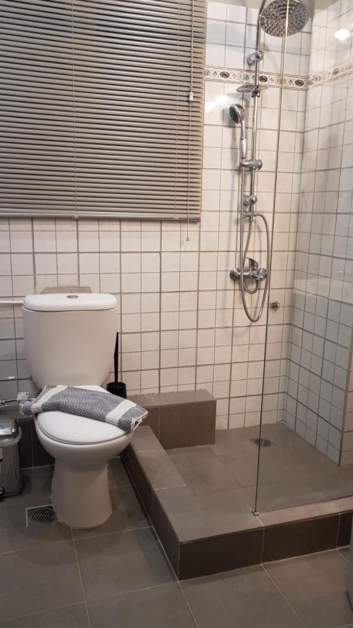 Palette Apartment Chocolate - Athens Center, 6 Bd, 3 Bath Bagian luar foto