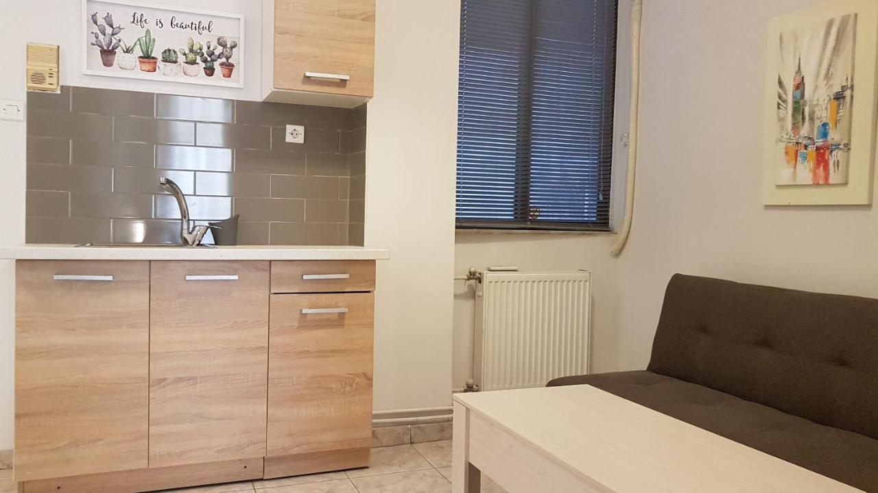 Palette Apartment Chocolate - Athens Center, 6 Bd, 3 Bath Bagian luar foto
