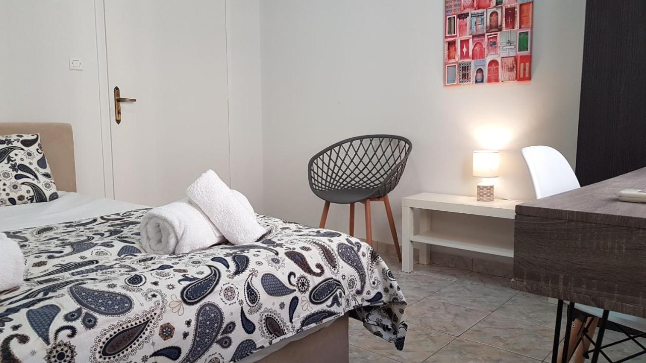 Palette Apartment Chocolate - Athens Center, 6 Bd, 3 Bath Bagian luar foto