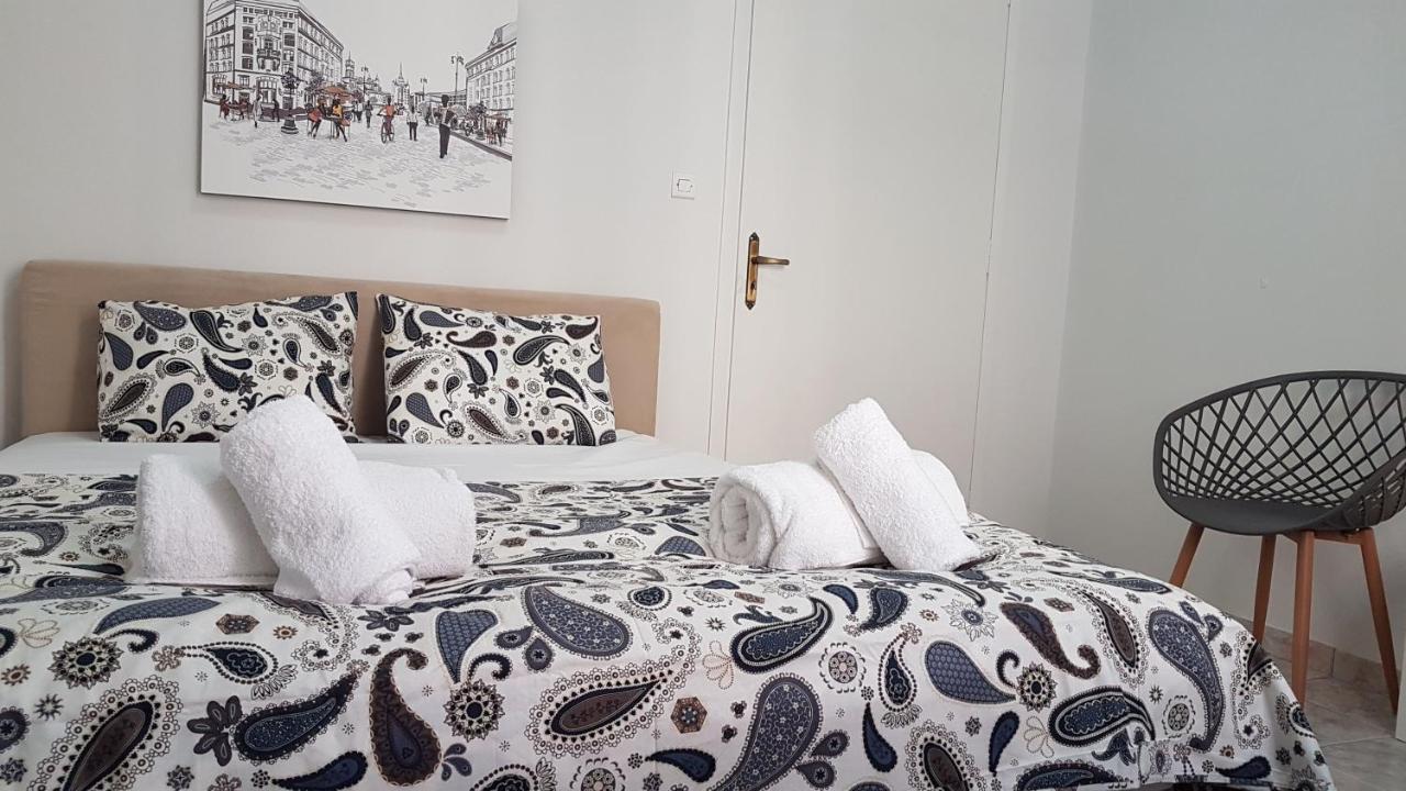 Palette Apartment Chocolate - Athens Center, 6 Bd, 3 Bath Bagian luar foto