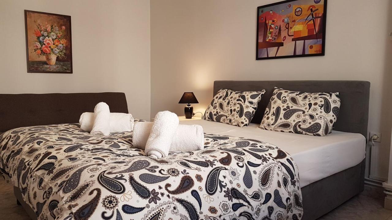 Palette Apartment Chocolate - Athens Center, 6 Bd, 3 Bath Bagian luar foto